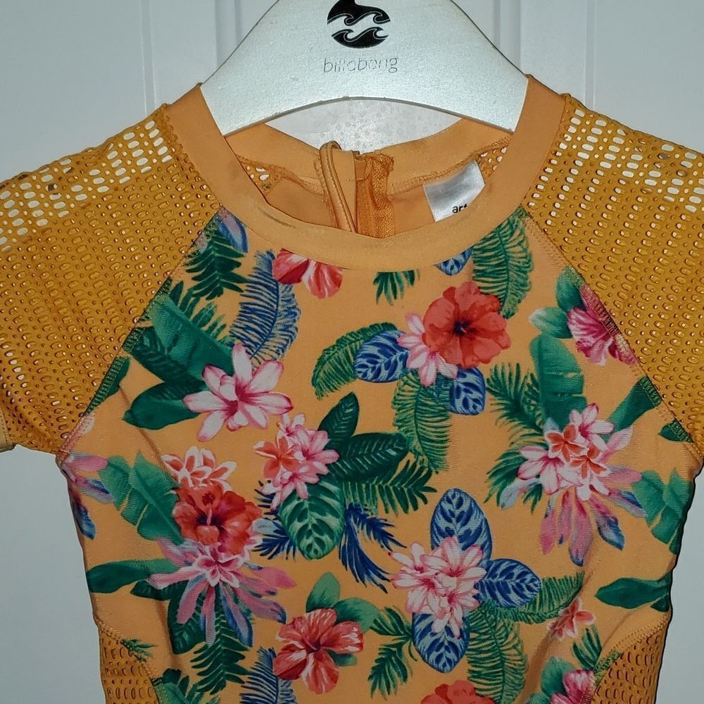 Floral One Poece Rash Guard XL 14/16 - Picture 2 of 8